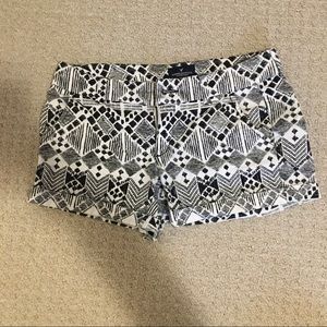 American Eagle Patterned Midi White Shorts